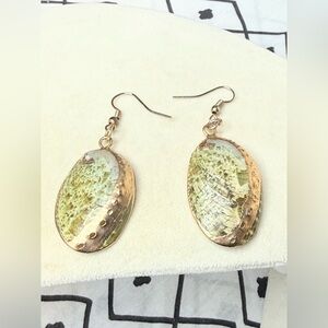 Natural Shell Drop Dangle Earrings Gold Tone Oval Seashell Beach Boho